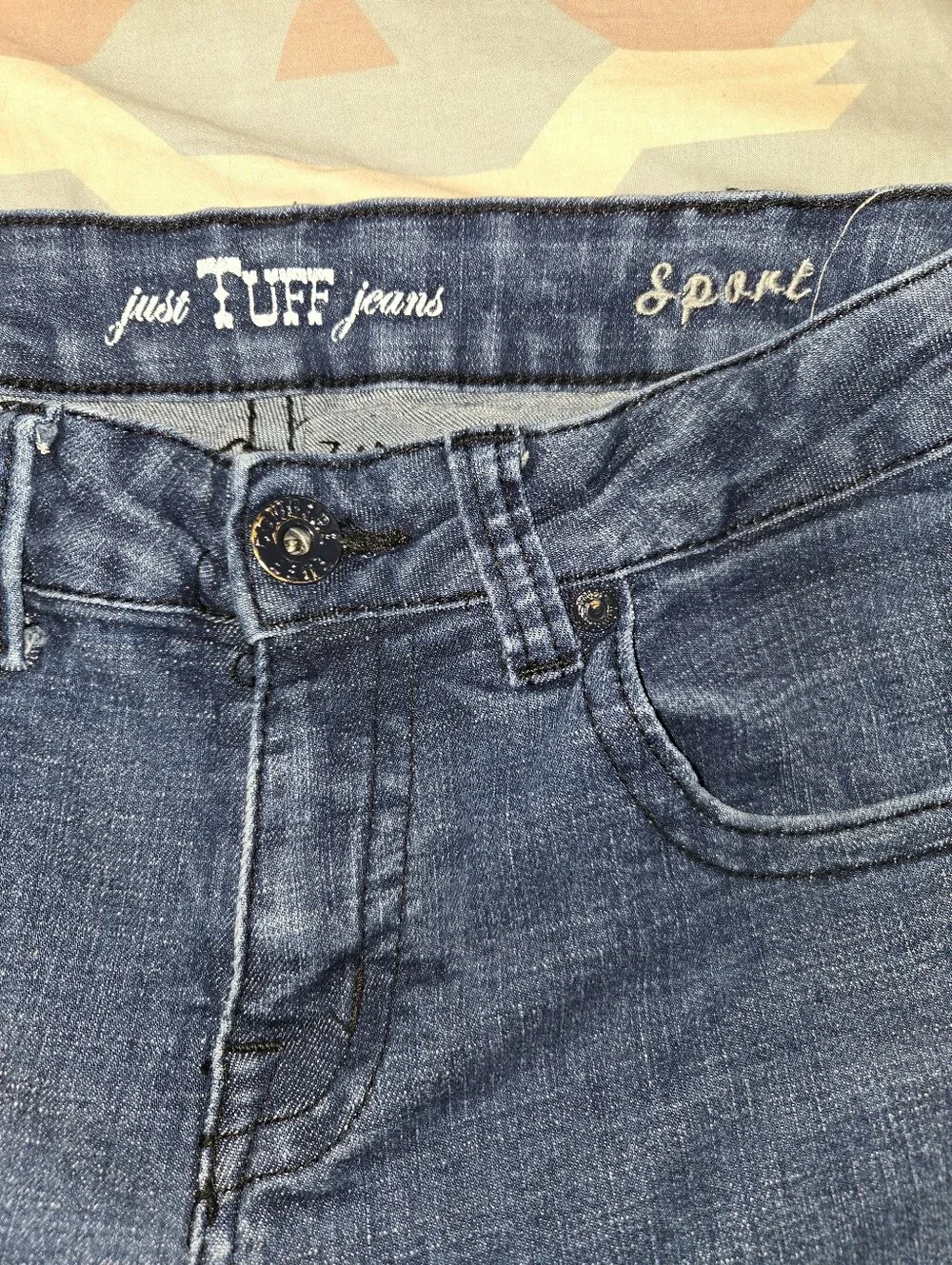 Cowgirl Tuff "Just Tuff Sport" Women's Blue Straight-Leg Jeans Size 28Wx37L - Picture 2 of 5